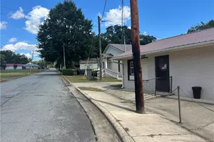 918 Dixie St, Lexington, NC 27292 - Photo 11