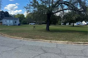 918 Dixie St, Lexington, NC 27292 - Photo 9