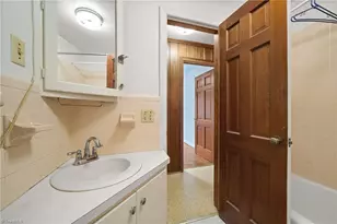 813 Country Ln, Winston-Salem, NC 27107 - Photo 27