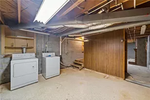 813 Country Ln, Winston-Salem, NC 27107 - Photo 37