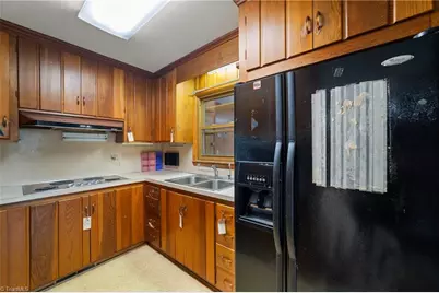 813 Country Lane, Winston-Salem, NC 27107 - Photo 9