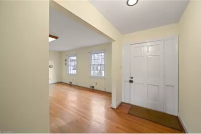 813 Country Lane, Winston-Salem, NC 27107 - Photo 3