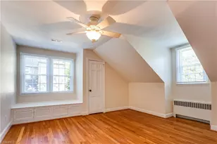 203 Elmwood Dr, Greensboro, NC 27408 - Photo 23