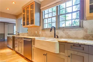 203 Elmwood Dr, Greensboro, NC 27408 - Photo 7