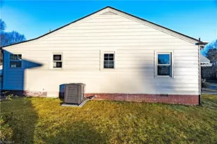 624 W Harrison St, Reidsville, NC 27320 - Photo 3