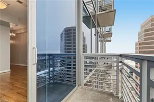 201 N Elm St, Greensboro, NC 27401 - Photo 21