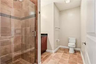 201 N Elm St, Greensboro, NC 27401 - Photo 19