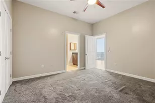 201 N Elm St, Greensboro, NC 27401 - Photo 13