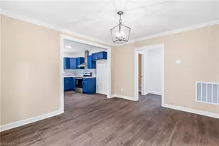 208 Warner St, Thomasville, NC 27360 - Photo 9