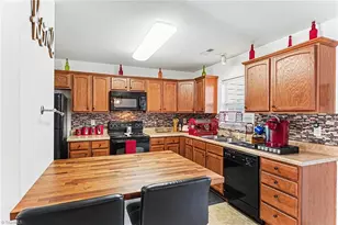 3869 Hickswood Creek Dr, High Point, NC 27265 - Photo 11