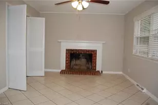 807 Plummer Dr, Greensboro, NC 27410 - Photo 7