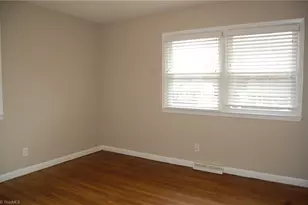 807 Plummer Dr, Greensboro, NC 27410 - Photo 9