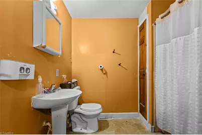 910 Omaha Street, Greensboro, NC 27406 - Photo 19