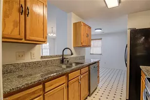 6 Queenanne Ct, Greensboro, NC 27406 - Photo 9