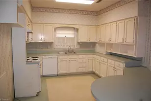 522 Lindley Rd, Greensboro, NC 27410 - Photo 5