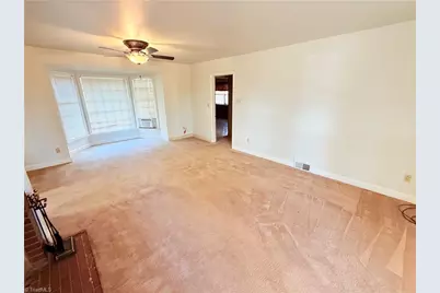 200 Royal Oaks Street, Thomasville, NC 27360 - Photo 9