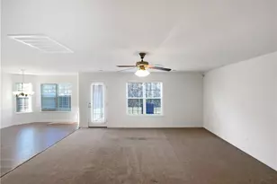 2102 Longburn Dr, Kernersville, NC 27284 - Photo 3