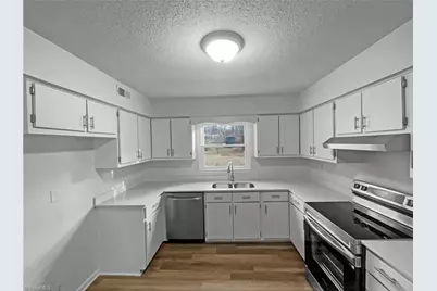 5712 Landerwood Drive, Greensboro, NC 27405 - Photo 7