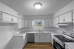 5712 Landerwood Dr, Greensboro, NC 27405 - Photo 7