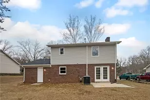 5712 Landerwood Dr, Greensboro, NC 27405 - Photo 5