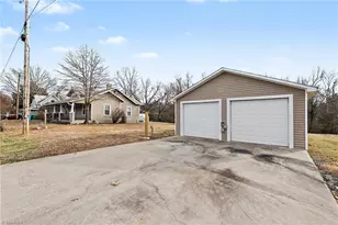 141 W Noell Ave, Denton, NC 27239 - Photo 19