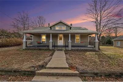 141 W Noell Avenue, Denton, NC 27239 - Photo 1
