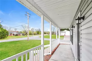 2 Big Buck Ct, Thomasville, NC 27360 - Photo 3