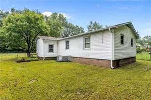 2036 Willow Rd, Greensboro, NC 27406 - Photo 3