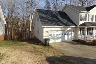 626 Creekridge Dr, Eden, NC 27288 - Photo 3