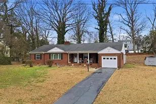 422 Woodsway Dr, Lexington, NC 27292 - Photo 3