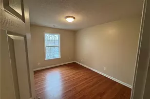 4700 Pennoak Ln, Greensboro, NC 27407 - Photo 7