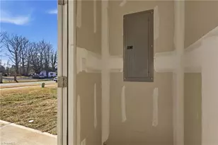 3910 Copperfield Ct, High Point, NC 27455 - Photo 29