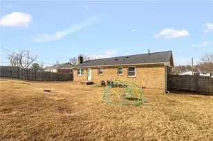 1402 Wayside Dr, Greensboro, NC 27405 - Photo 29