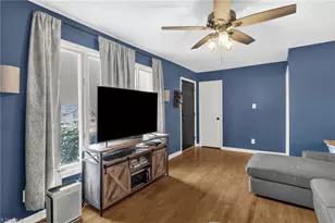 1402 Wayside Dr, Greensboro, NC 27405 - Photo 7