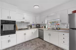 1402 Wayside Dr, Greensboro, NC 27405 - Photo 11