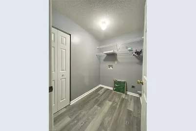 7137 W Friendly Avenue #D, Greensboro, NC 27410 - Photo 9