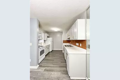 7137 W Friendly Avenue #D, Greensboro, NC 27410 - Photo 5