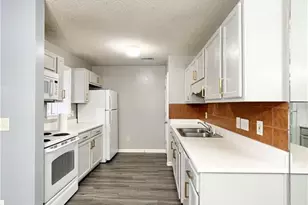 7137 W Friendly Ave, Greensboro, NC 27410 - Photo 5