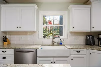 652 Valleybrook Lane, Winston-Salem, NC 27104 - Photo 9