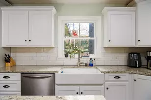 652 Valley Brook Ln, Winston-Salem, NC 27104 - Photo 9