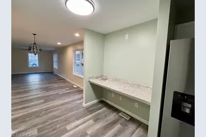 319 E 3rd Ave Extension, Lexington, NC 27292 - Photo 5