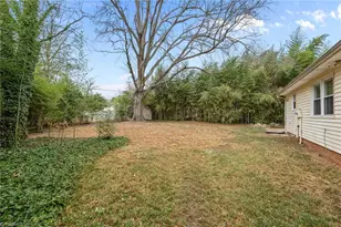 3403 Wilshire Dr, Greensboro, NC 27408 - Photo 27