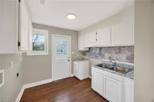 2403 Madre Pl, Greensboro, NC 27406 - Photo 7