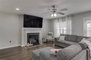 929 Big Creek Ct, High Point, NC 27265 - Photo 5