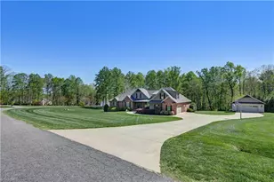 208 Lakeshore Dr, Reidsville, NC 27320 - Photo 49
