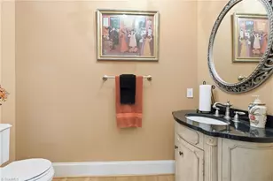 204 Fosseway Dr, Greensboro, NC 27455 - Photo 9