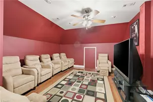 204 Fosseway Dr, Greensboro, NC 27455 - Photo 33