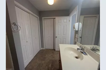 2808 Shadowbrook Lane, Winston-Salem, NC 27103 - Photo 19