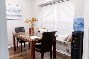 5703 Chinaberry Pl, Greensboro, NC 27405 - Photo 15