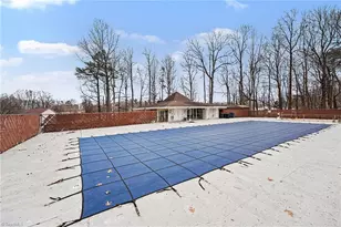 327 E Montcastle Dr, Greensboro, NC 27406 - Photo 17